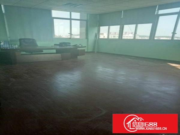 平湖鹅公岭标准厂房三楼整层1600平米可分租不限行业