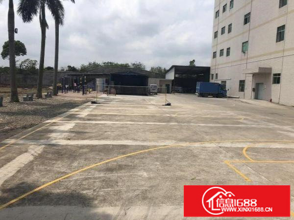 龙岗嶂背原房东厂房三楼360平方带现成装修出租