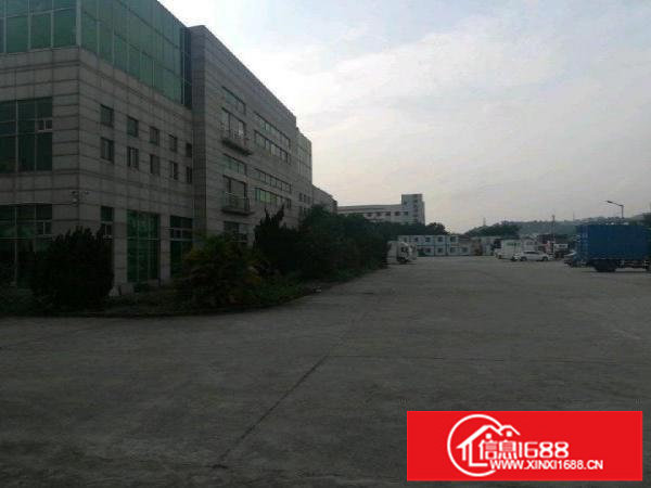 平湖富民工业区主干道旁厂房一楼700平米