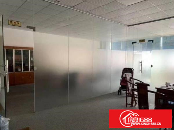 平湖靠高速独院厂房1000平米招租，可大小分租