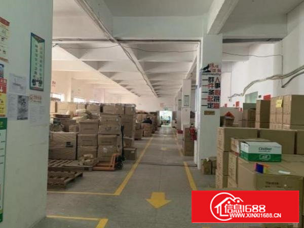 三楼位置，自带四间装修办公室，水电齐全，A级防火门标准