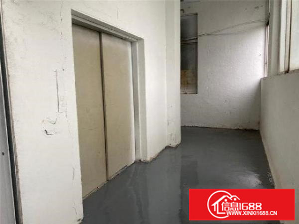 原物业工业厂房一楼1500，空地大可进大车，300起分组