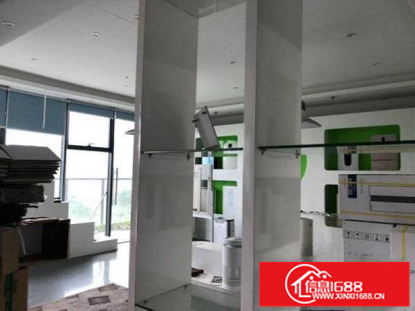 横岗六约新出楼上600平方带精装修办公室厂房招租