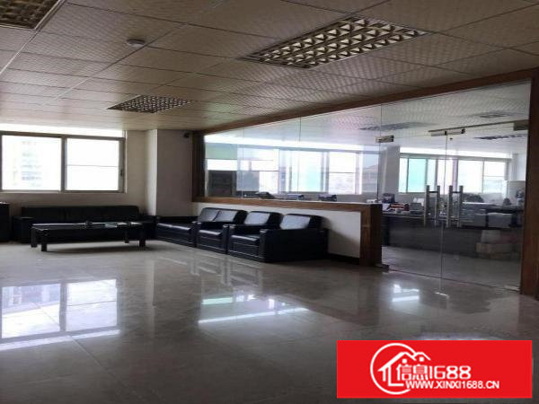 粮食集团附近二楼4300平方厂房出租带装修