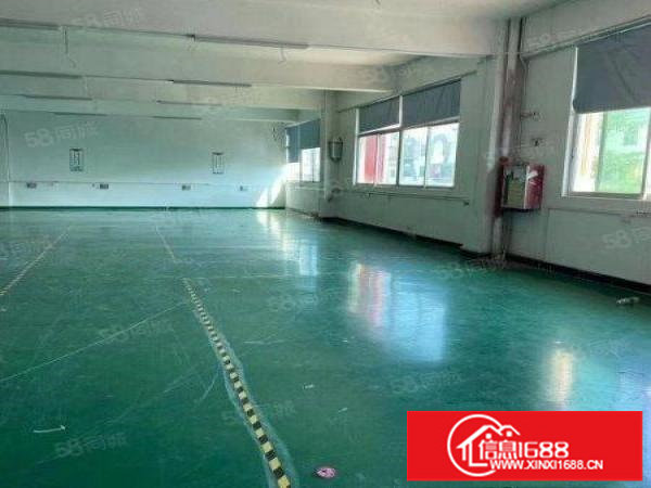 松岗原房东地铁口，楼上精装修700平方，无转让费，