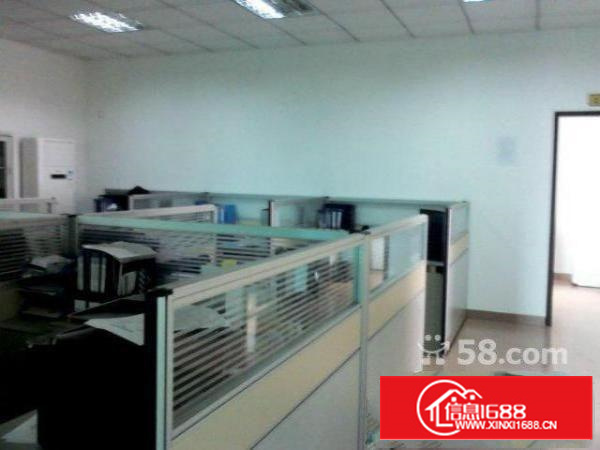 平湖白泥坑海吉星3号门旁边300平二楼仓库租，独立电梯