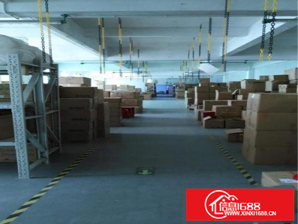 楼上办公室仓库现成装修700平米厂房急租