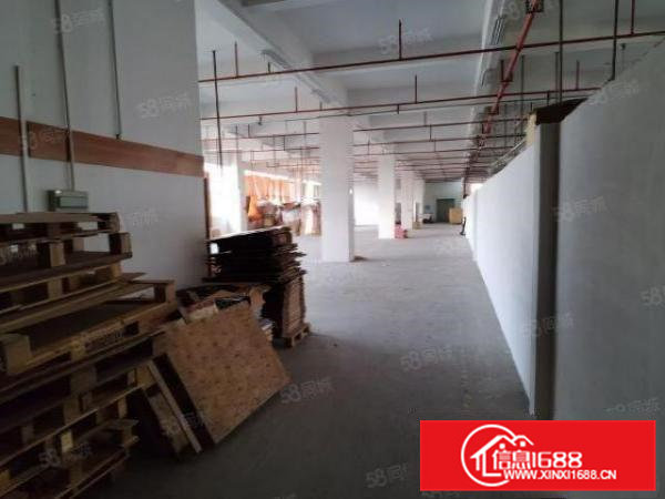 交通旺地距离东部快速干线一步之遥带装修1100平红本厂房