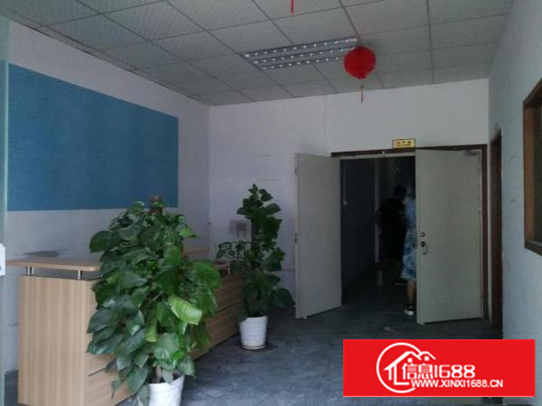 龙华民治新出带装小面积办公厂房260平方出租。