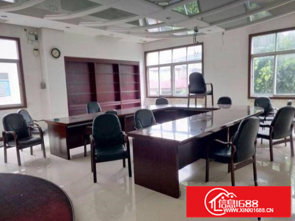 桥头一楼已装修的1100平厂房出租，带豪华办公室