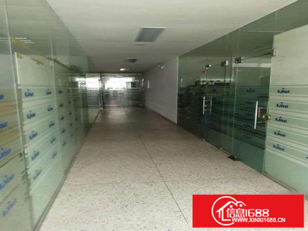 横岗荷坳地铁口新出带精装修办公室2500平米