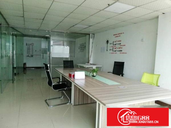 坂田杨美地铁口电商园带装修办公室户型方正190平起分