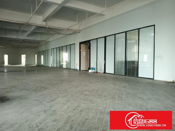 坪地盐龙大道边上工业园新出楼上2-5层每层2000平方，可分租