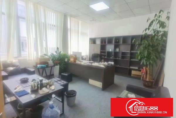 龙华大浪成熟工业区出租独栋两层1300平方带精装修