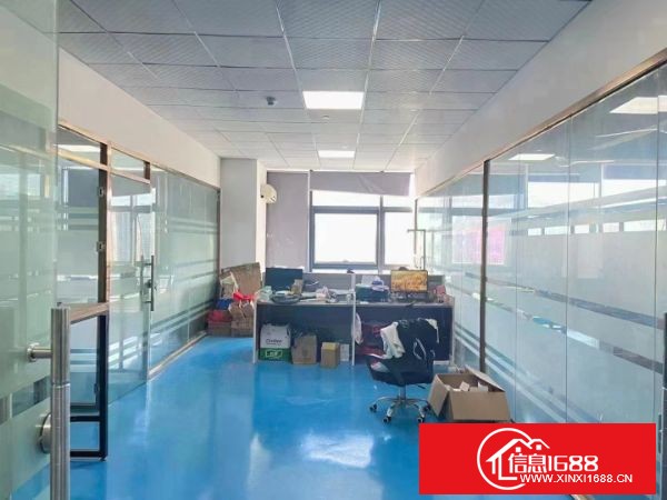 凤岗雁田新出楼上560平方，带精装修办公室