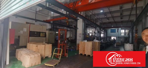 龙岗区布吉上李朗工业园区新出一楼1500平方带行车