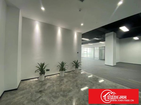 龙岗宝龙地铁口334平方精装修写字楼业主直接出租