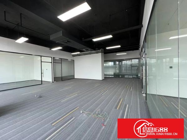 龙岗宝龙地铁口334平方精装修写字楼业主直接出租