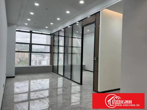 龙岗龙城广场地铁口50米268平方写字楼精装出租