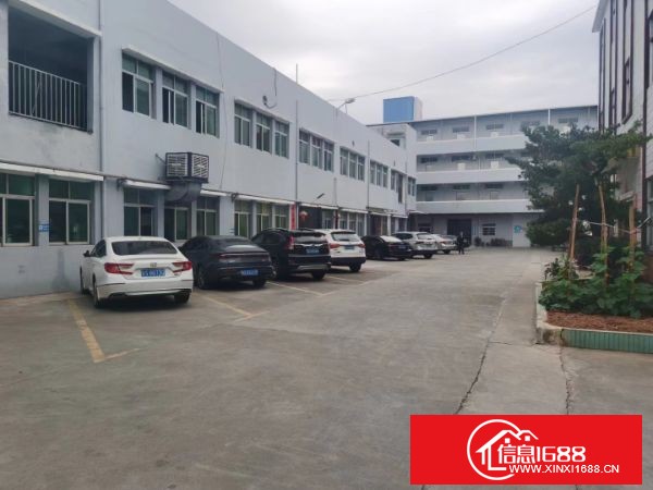 松岗地铁口附近1-2层独门独院两层面积4000㎡，全新电梯，一楼高度6米