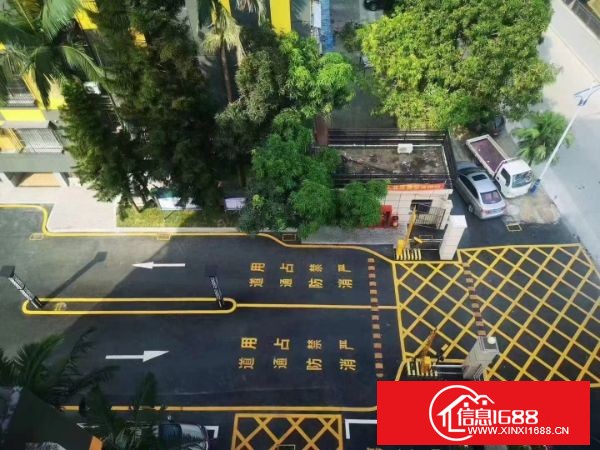 横岗六约塘坑地铁口新空楼上整层1200平米，豪华装修