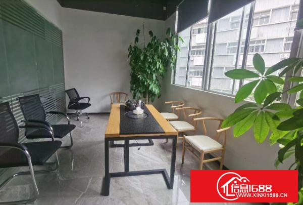 龙华龙胜地铁口上塘地铁口双地铁口单层厂房面积1450平方米带豪华装修，无转让费，