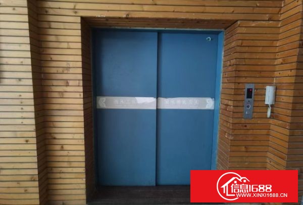 龙华龙胜地铁口上塘地铁口双地铁口单层厂房面积1450平方米带豪华装修，无转让费，