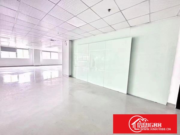 沙井后亭地铁口附近高新产业，楼上1350平，带精装修办公室