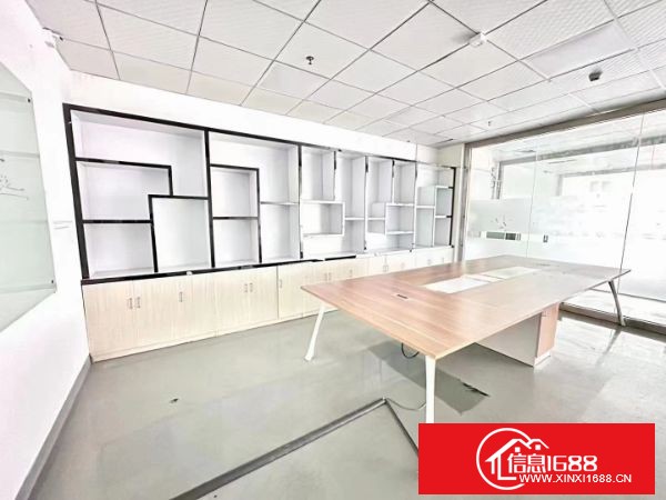 沙井后亭地铁口附近高新产业，楼上1350平，带精装修办公室