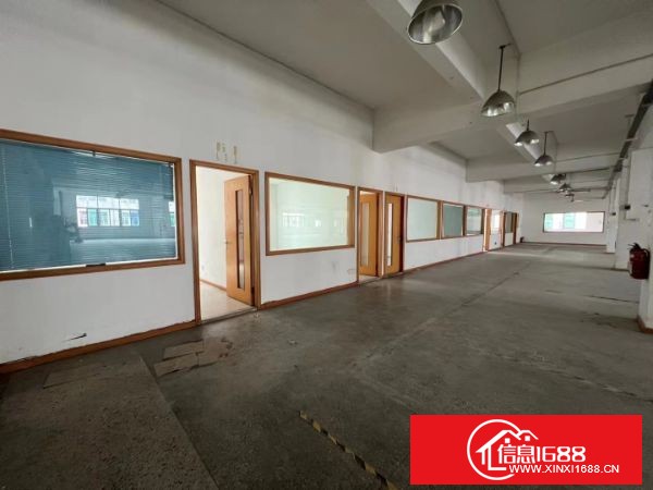 横岗安良万骏隆购物广场附近1350平方，原房东实际面积，精装修办公室水电到位