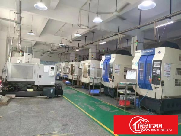 龙岗坪地独院厂房1-4楼4000平方，宿舍1-4楼1600平方，有现成办公室水电装修