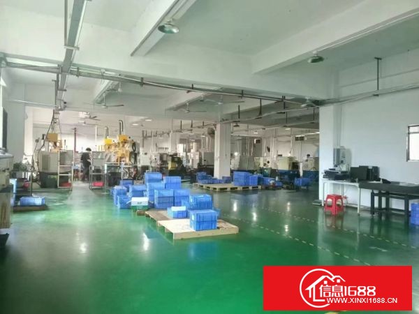 龙岗坪地独院厂房1-4楼4000平方，宿舍1-4楼1600平方，有现成办公室水电装修