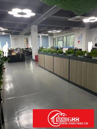 龙华地铁口整层办公厂房2100平，精装修，随时可以搬空