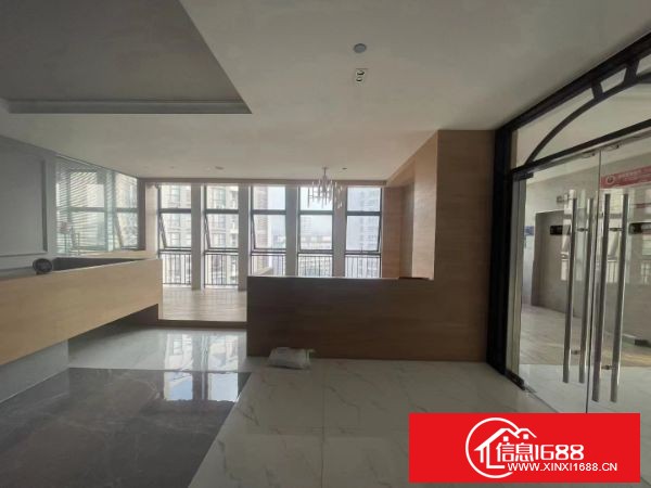 坪地！新出高新产业园楼上单层面积2950平，共两层5900平，有3吨货梯两部，客梯2部