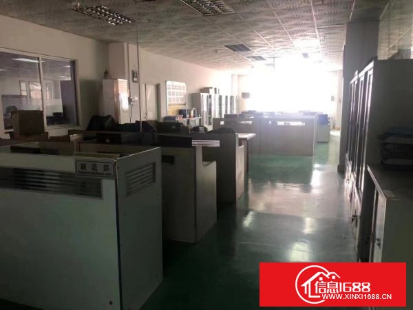 龙岗南联原房东楼上：2400平（整层） 现成电子车间，现成装修好办公室，拎包入场