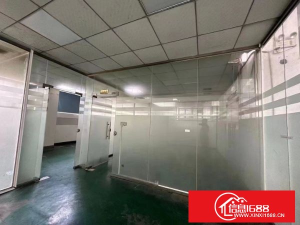 沙井原房东一楼600平方带现成航车，办公室装修，水电齐全。带行车