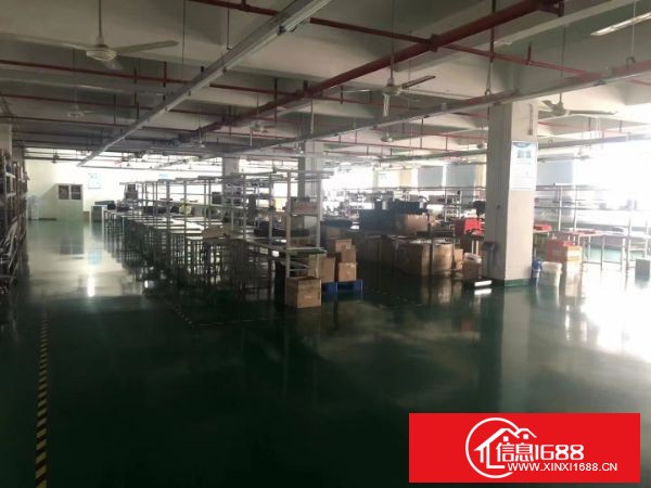 龙岗宝龙高新园区地铁口  楼上：2500平（整层） 现场电子车间，现成办公室装修，拎包入住