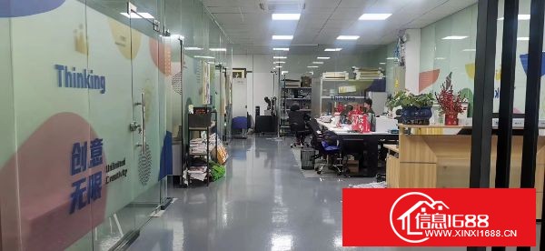 平湖华南城附近 新出楼上1300平厂房！厂房形象好！水电齐全，精装修！无转让费