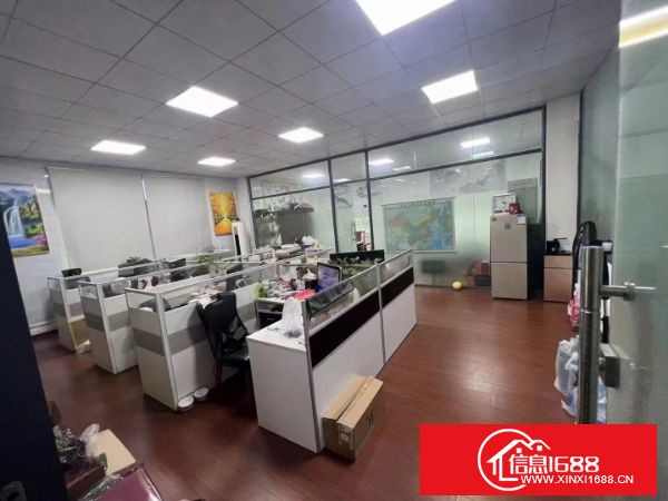 横岗六约主干道第一排新出楼上638平米带装修厂房，水电齐全，行业无限制