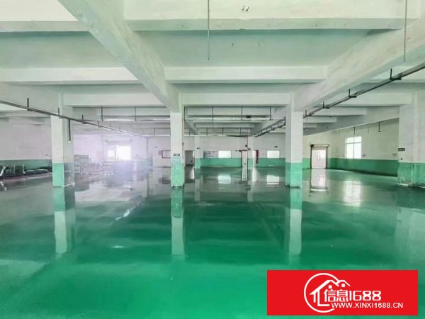 观澜松元地铁口附近，全新地坪漆，标准重工业厂房出租2-3楼每层1300平方