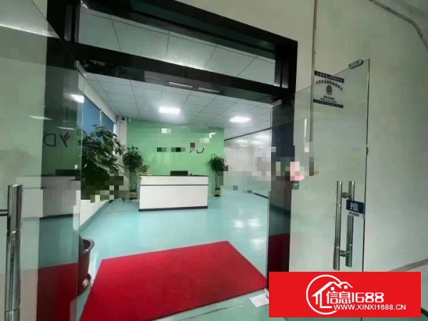 东莞长安沙头新出二楼整层2100方。带豪华装修，现成办公室、卫生间、地坪漆、天花