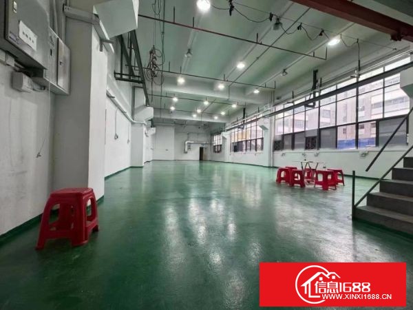 东莞凤岗五联碧湖大道 一楼650平方 二楼1200平方 有地平漆，水电齐全