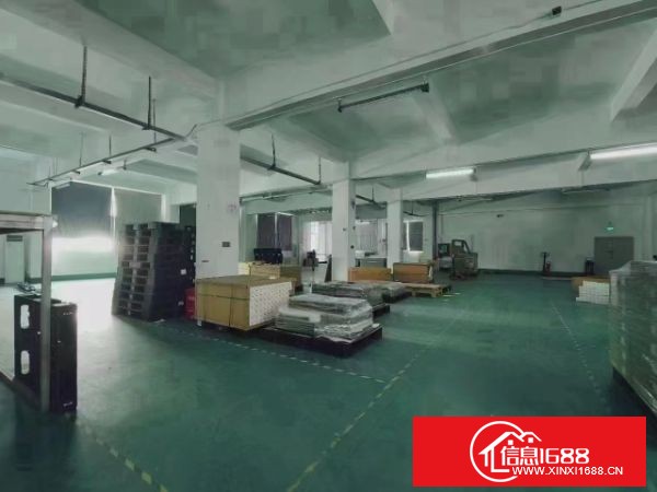 光明6号线楼村地铁口附近二楼1050平方，豪华精装修，10月底空出