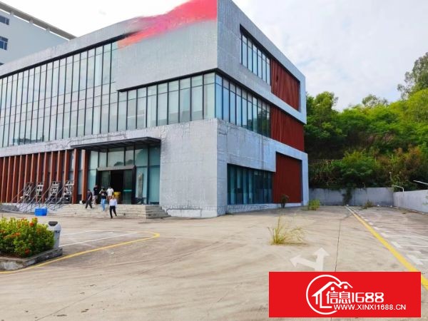 龙岗14号线地铁口独门独院办公楼2310平，空地超大，带精装修办公室，适合电商，办公，展厅，主干道边上，展示面好