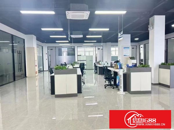 光明高新创意园区一楼整层2000平，合同2-6年，高度5米，有大气前台，精装修办公室