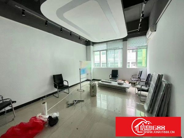 龙岗坪地高桥新空出厂房二楼，无尘车间1850平方，现成豪华装修办公室，会议室，车间仓库等