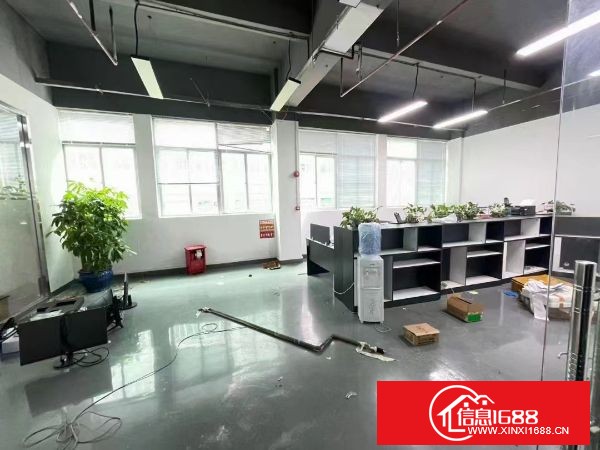 龙岗坪地高桥新空出厂房二楼，无尘车间1850平方，现成豪华装修办公室，会议室，车间仓库等