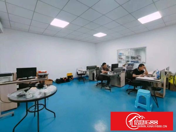 石岩塘头高速口一楼880平方，带一间办公室，一个仓库，全新地坪漆，价格超优惠