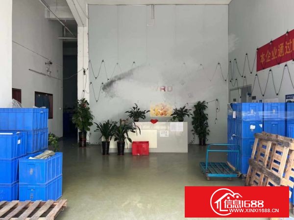 东莞大岭山镇，向东村107国道边上新出标准一楼1000平方，现成装修办公室，水电齐全，高度6米。