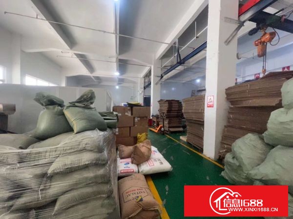 东莞大岭山镇，向东村107国道边上新出标准一楼1000平方，现成装修办公室，水电齐全，高度6米。